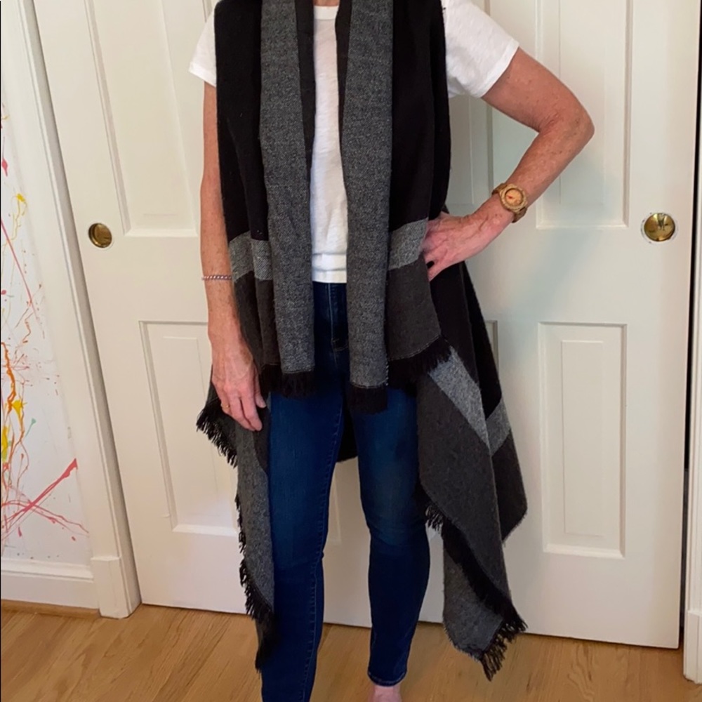 Sweater vest